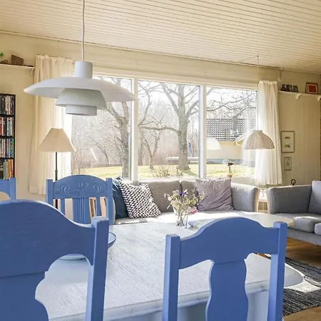 Stunning In With 2 Bedrooms * アリンエ