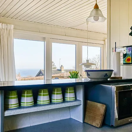 Stunning In With 2 Bedrooms * アリンエ