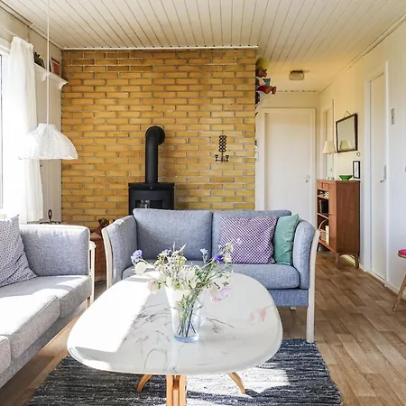 Stunning In With 2 Bedrooms